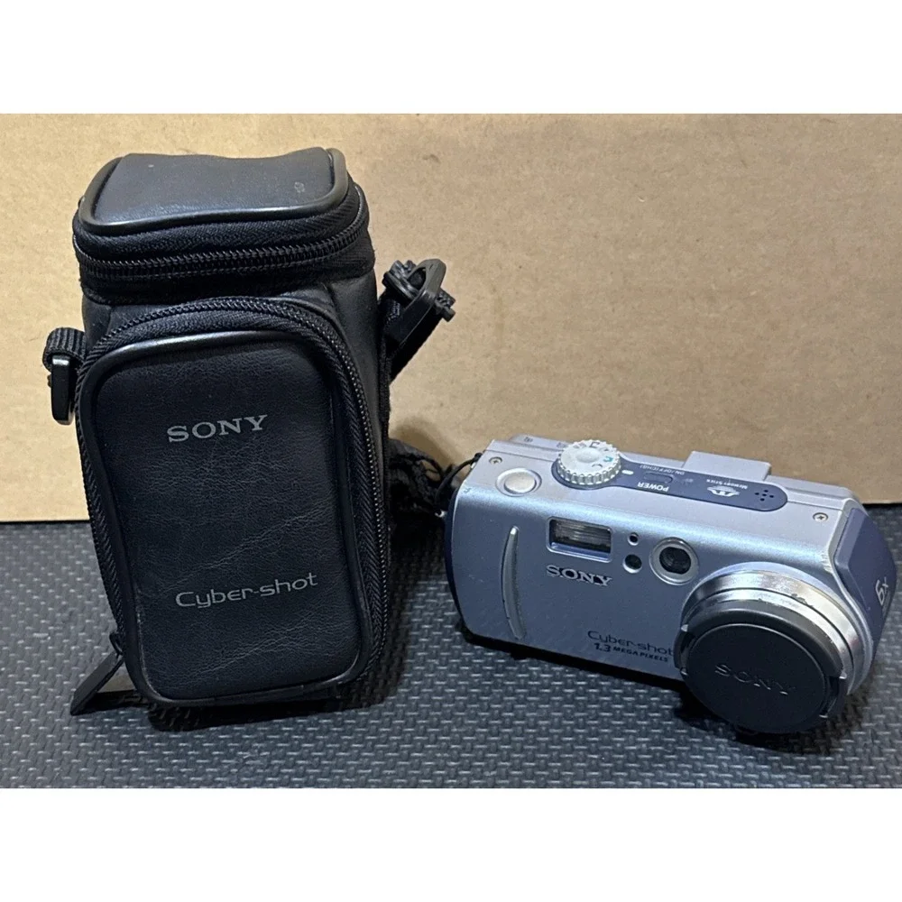 Sony Cybershot DSC-P30 1.3MP Compact Digital Camera Silver Bundle | Works!
